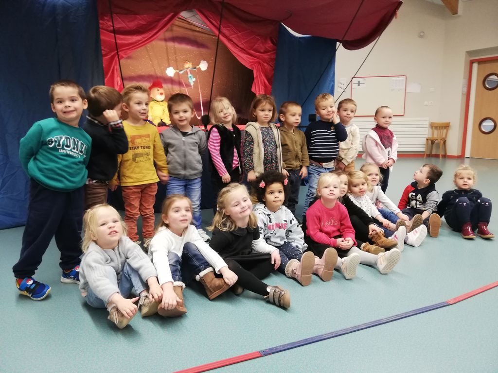 Un Spectacle Des Chardons L Cole Maternelle Groupe Scolaire Les